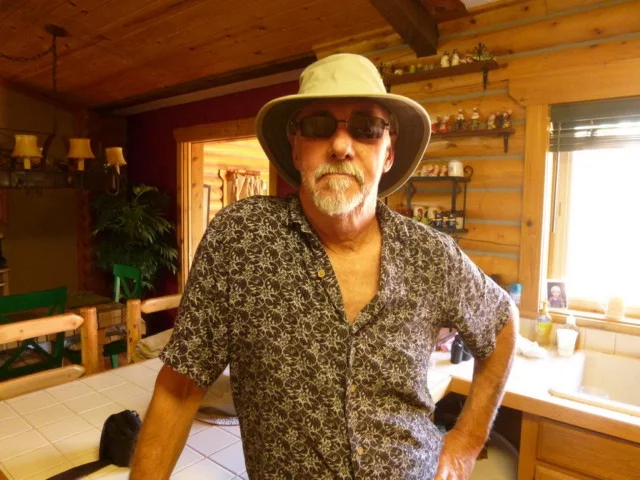 tilley_hat_m.jpg